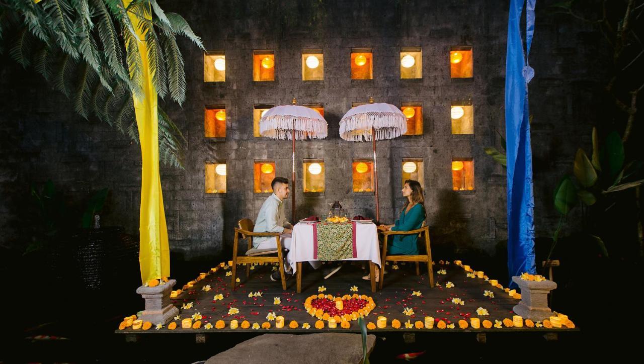 Tejaprana Resort & Spa Ουμπούντ Εξωτερικό φωτογραφία A romantic dinner at a resort in Bali, Indonesia